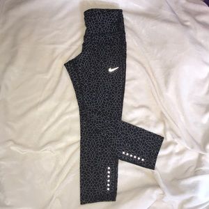 NWOT women’s Nike running 3/4 length tights